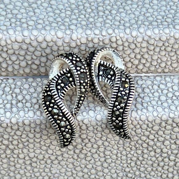 Elegant Sterling Silver Marcasite Earrings Curved Wing Earrings with Gemstone - Picture 16 of 17